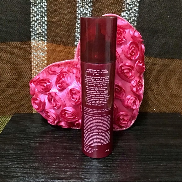 Victoria’s Secret So Sexy Volumizing Mousse 200g/7 oz - Picture 2 of 4
